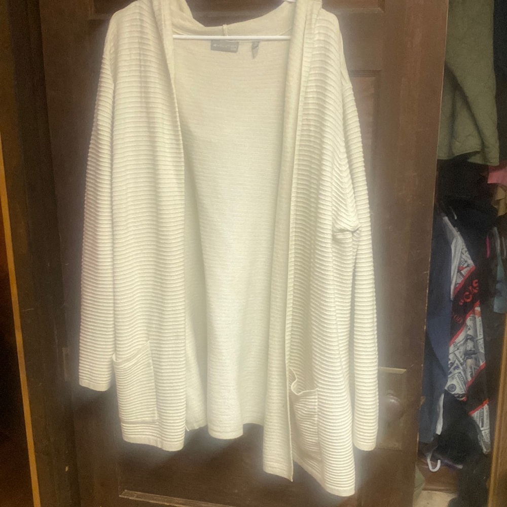 Cream ridged sweater long flowey with pockets